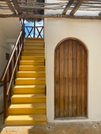 Caribbean-style open staircase